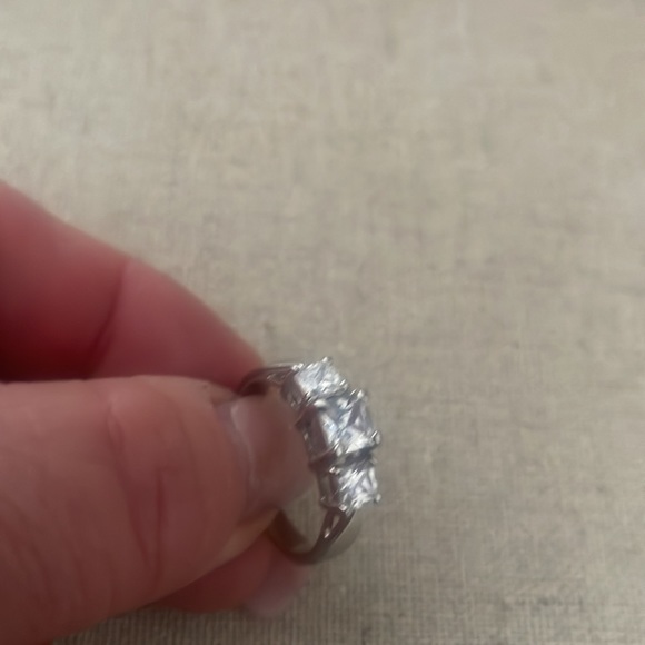 Silver plated cubic zirconia ring - Picture 4 of 4